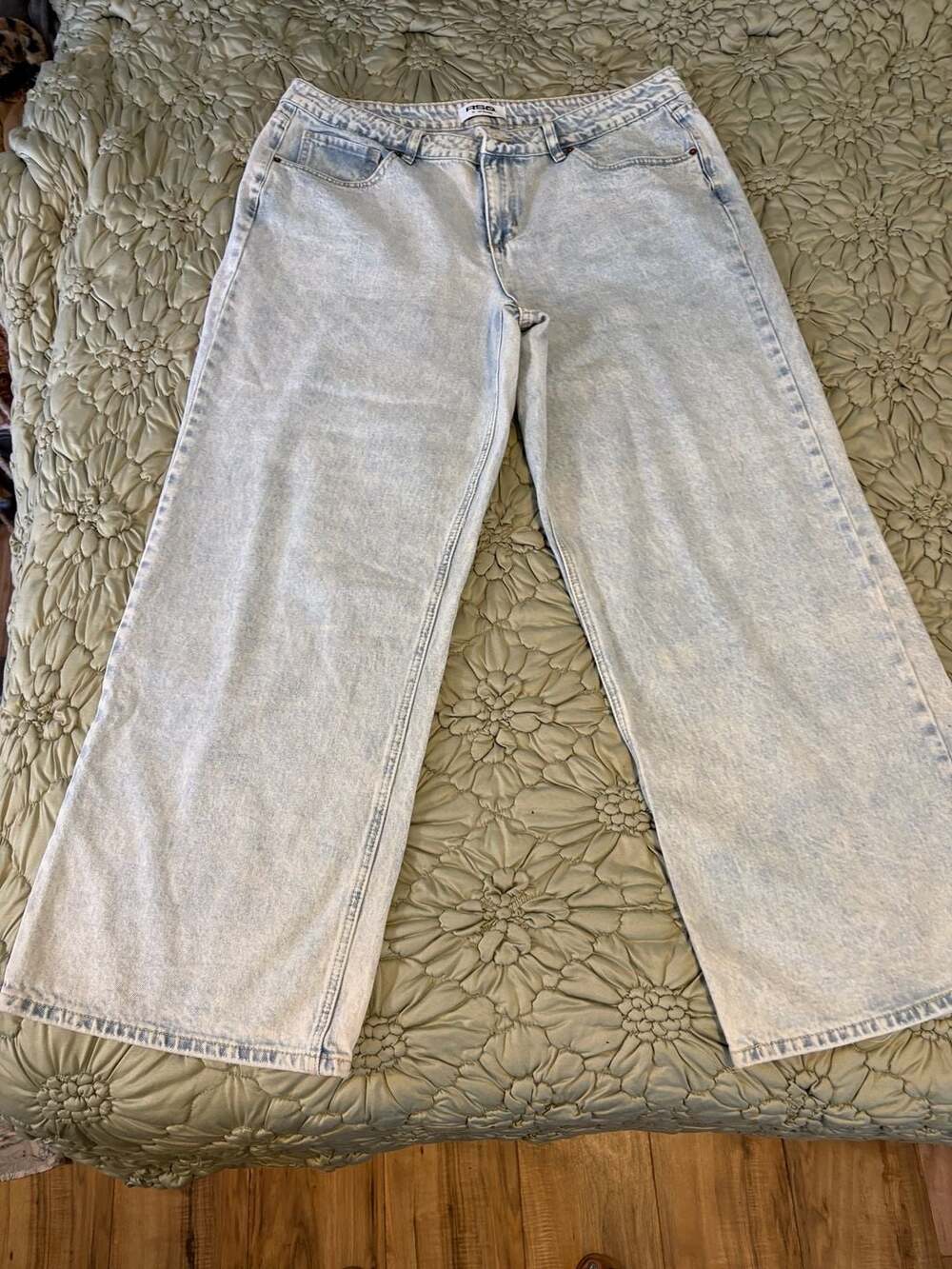 RSQ Low Rise Baggy Jeans Size 33 Light Wash Acid Wash Denim